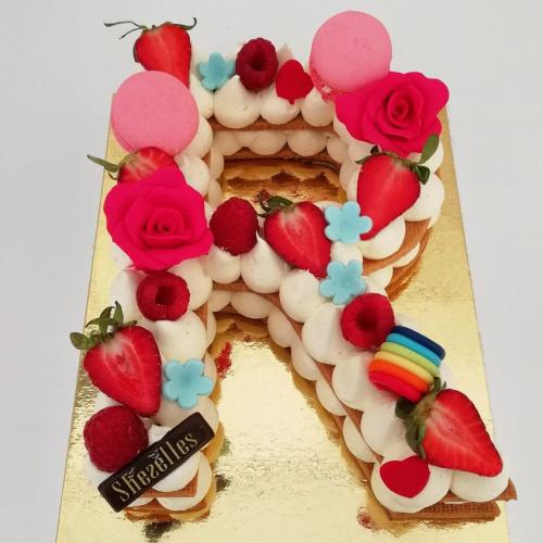Letter cake gâteau forme lettre mot letter cake gâteau anniversaire letter