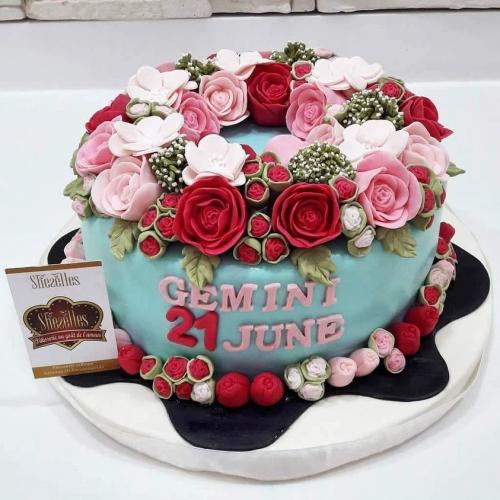 Gâteau anniversaire femme fleurs florale chic luxe gâteau femme chic fleurs jolie modèle