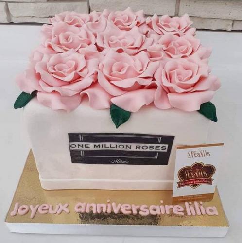 Gâteau anniversaire femme fleurs florale chic luxe gâteau femme chic fleurs jolie modèle