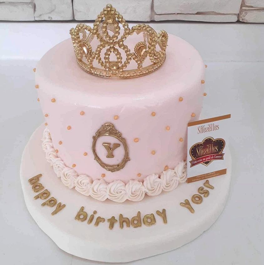 Gâteau d'anniversaire couronne de princesse - LA CUISINE DE NAWAL