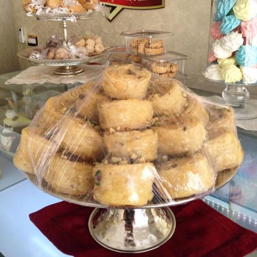 Pâtisserie Tunisienne Hlow Arbi Spécial Ramadhan Assida Zgougou Youyou Basboussa Assida Noisettes Samsa Bouza