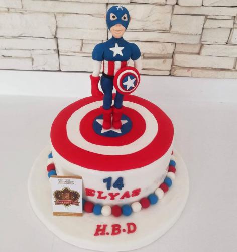 Gâteau anniversaire super héros Marvels Spiderman Batman Hulk Iron man Captain America