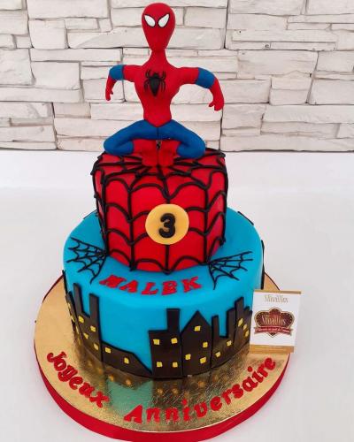 Gâteau anniversaire super héros Marvels Spiderman Batman Hulk Iron man Captain America