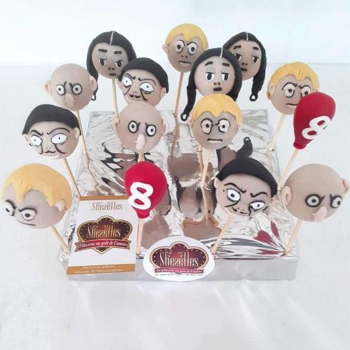 Cakepops pops gateau cakepops anniversaire personnalise theme halloween famille adams 