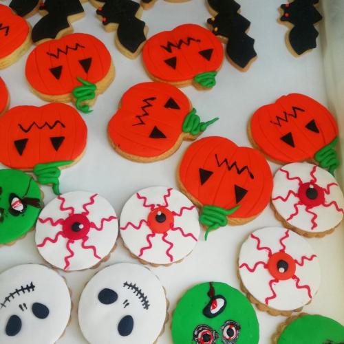 Accessoires Fête Halloween Cupcakes pops biscuits cookies Halloween Tunis