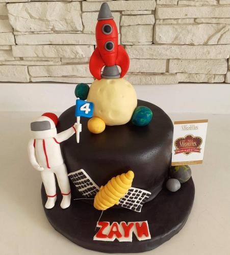 Gâteau pour entreprise société gâteau société travail astronaute astres fusée 