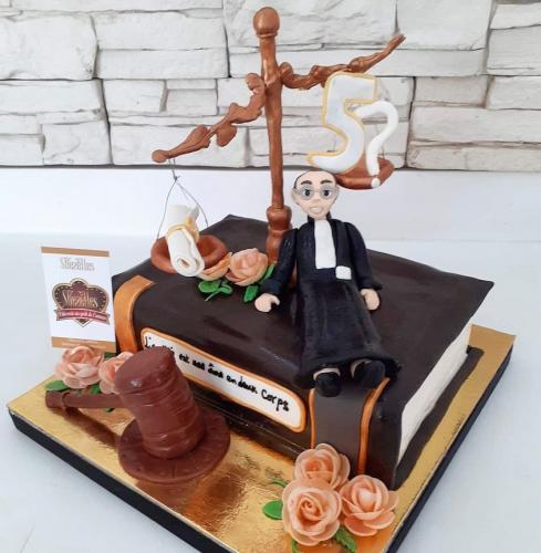 Gâteau pour entreprise société gâteau société travail juge avocat droit pénal justice 