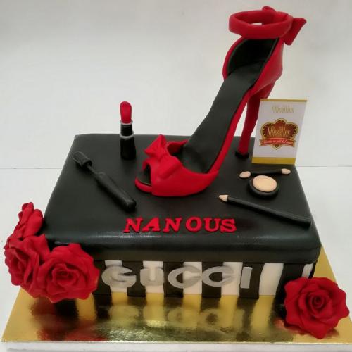 Gâteau anniversaire chaussure femme luxe cristian dior louisV LV YSL gâteau Chic Luxe