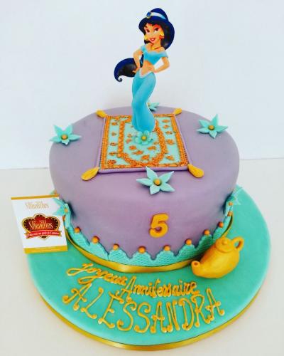 Gâteau anniversaire princesse Disney gâteau couronne princesse Disney Sofia Blanche Neige Belle Jasmine