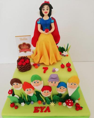 Gâteau anniversaire princesse Disney gâteau couronne princesse Disney Sofia Blanche Neige Belle Jasmine