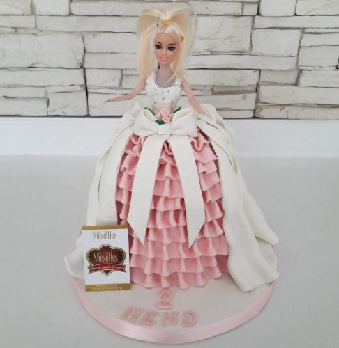 Gâteau anniversaire princesse Disney gâteau couronne princesse Disney Sofia Blanche Neige Belle Jasmine