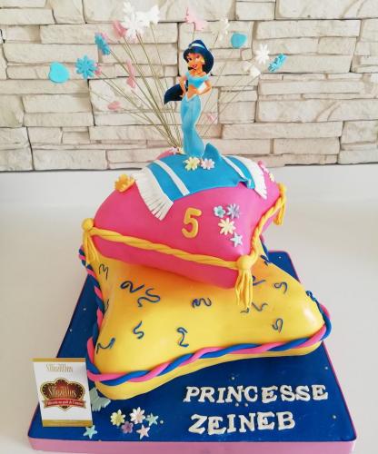 Gâteau anniversaire princesse Disney gâteau couronne princesse Disney Sofia Blanche Neige Belle Jasmine