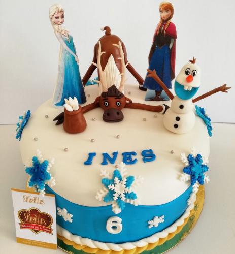 Gâteau anniversaire robe princesse reine des neige Anna Elsa Frozen gâteau Anna Elsa Frozen