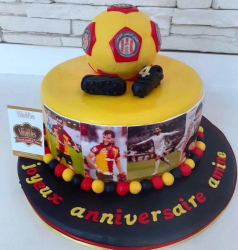 Gateau anniversaire sport foot basket tennis terrain foot Club Africain Espérance Sportif Tunis Etoile Sahel Ronaldo PSG OM Real Madrid