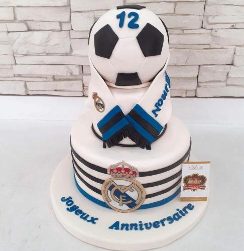 Gateau anniversaire sport foot basket tennis terrain foot Club Africain Espérance Sportif Tunis Etoile Sahel Ronaldo PSG OM Real Madrid