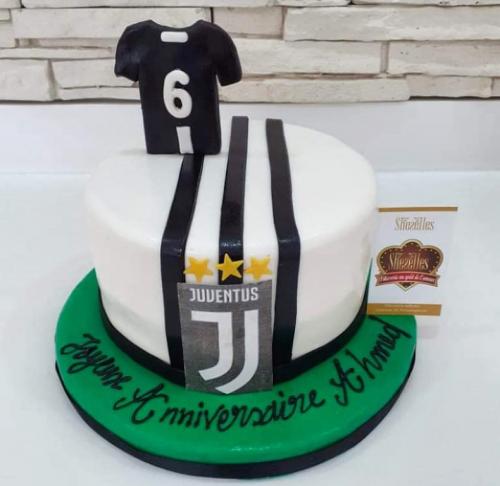 Gateau anniversaire sport foot basket tennis terrain foot Club Africain Espérance Sportif Tunis Etoile Sahel Ronaldo PSG OM Real Madrid