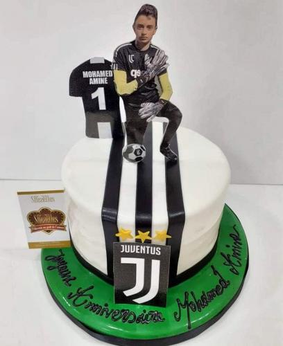 Gateau anniversaire sport foot basket tennis terrain foot Club Africain Espérance Sportif Tunis Etoile Sahel Ronaldo PSG OM Real Madrid