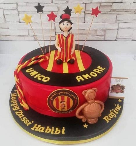 Gateau anniversaire sport foot basket tennis terrain foot Club Africain Espérance Sportif Tunis Etoile Sahel Ronaldo PSG OM Real Madrid