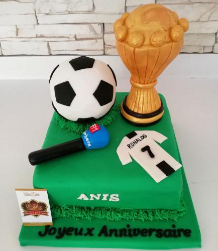 Gateau anniversaire sport foot basket tennis terrain foot Club Africain Espérance Sportif Tunis Etoile Sahel Ronaldo PSG OM Real Madrid