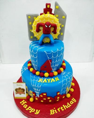 Gâteau anniversaire super héros Marvels Spiderman Batman Hulk Iron man Captain America